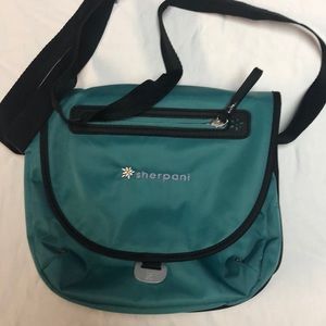 Sherpani purse